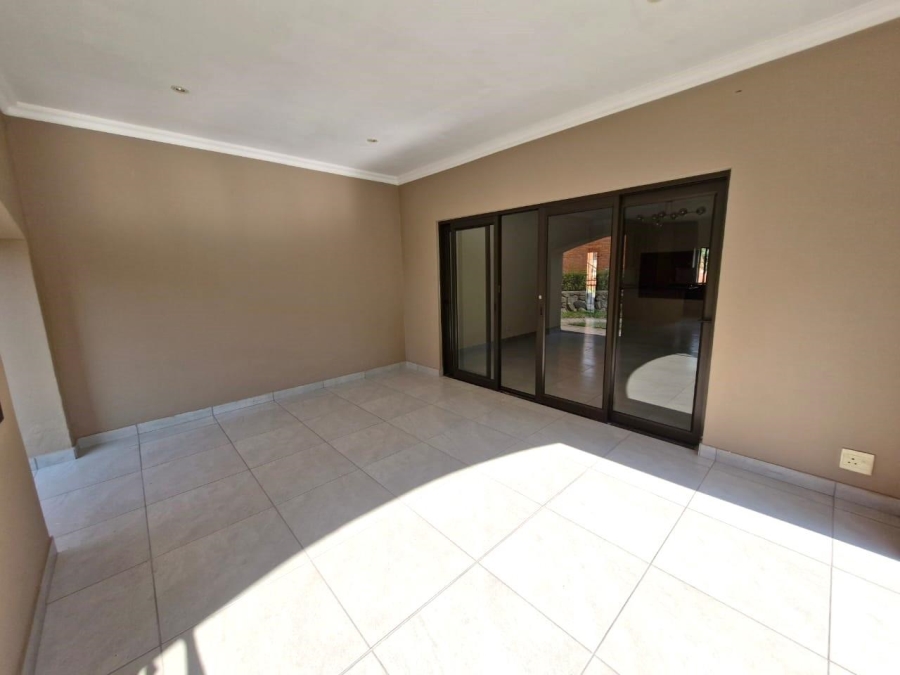 To Let 3 Bedroom Property for Rent in Meerhof North West